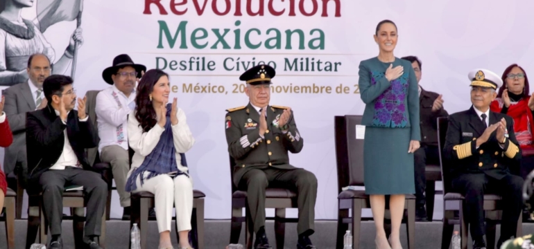 Desfile 20 nov eikon16