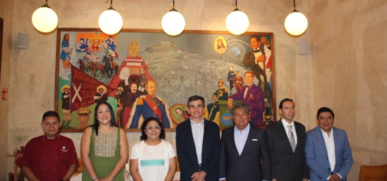 Aspecto de la conferencia de prensa en la que se anunció el evento, junto con hoteleros y empresarios poblanos. Foto Museo de Arte Religioso Ex Convento de Santa Mónica
