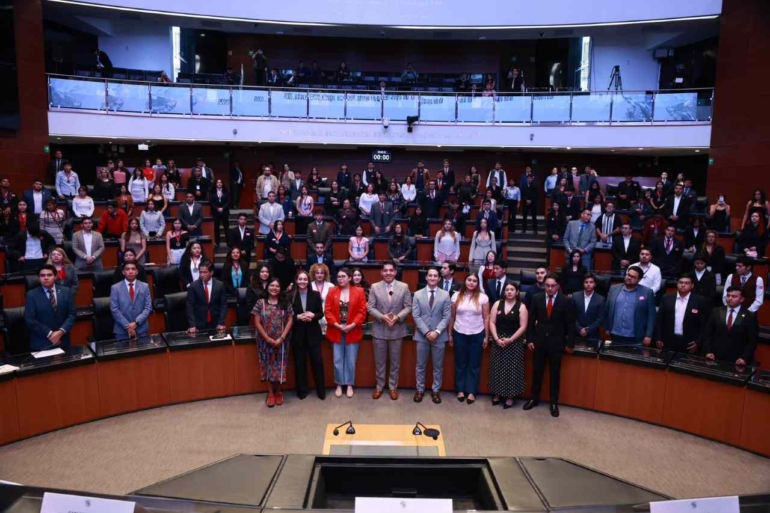 Emmanuel Reyes llama a abrir espacios para las juventudes.- Eikon1
