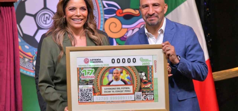 Lotería Nacional presenta billetes conmemorativos de las leyendas del futbol mexicano.- Eikon1