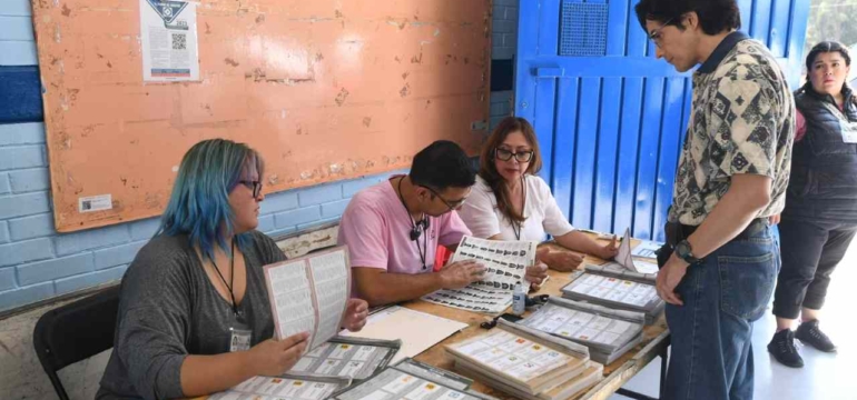 Aprueba IECM lineamientos para garantizar equidad electoral 2026-2027.- Eikon1