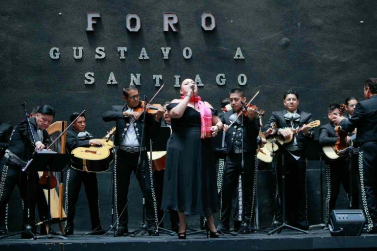 Celebran graduación y bienvenida a nuevos alumnos en la Escuela de Mariachi Ollin Yoliztli.- Eikon1